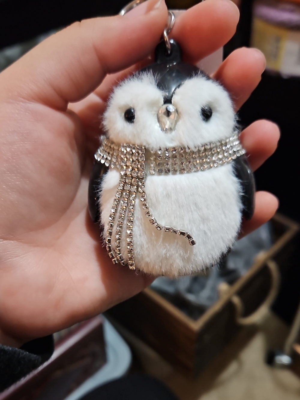 Bath & Body Works Crystal Scarf Penguin Pocketbac Holder - White & Black